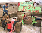 Studentenprotest gegen
Damm